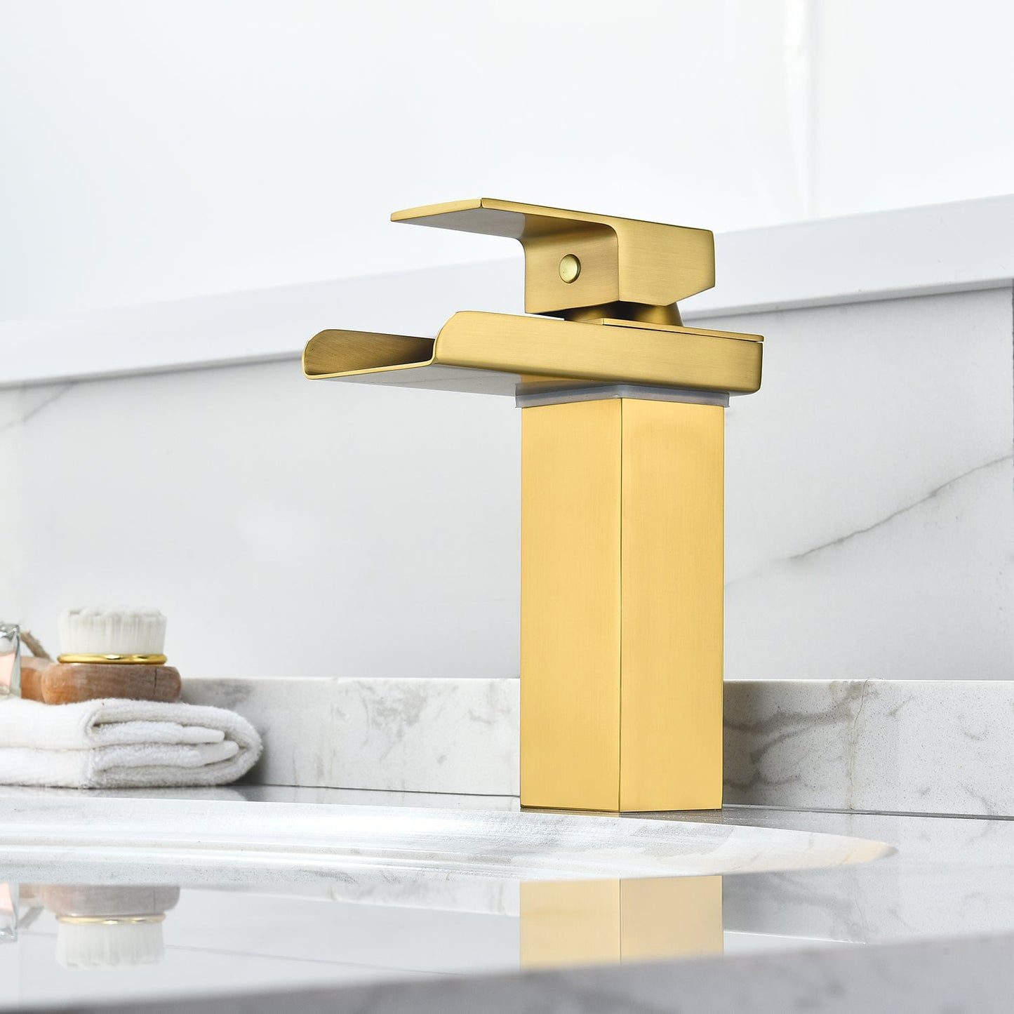 Sassor Single Hole Single-Handle Waterfall Bathroom Faucet