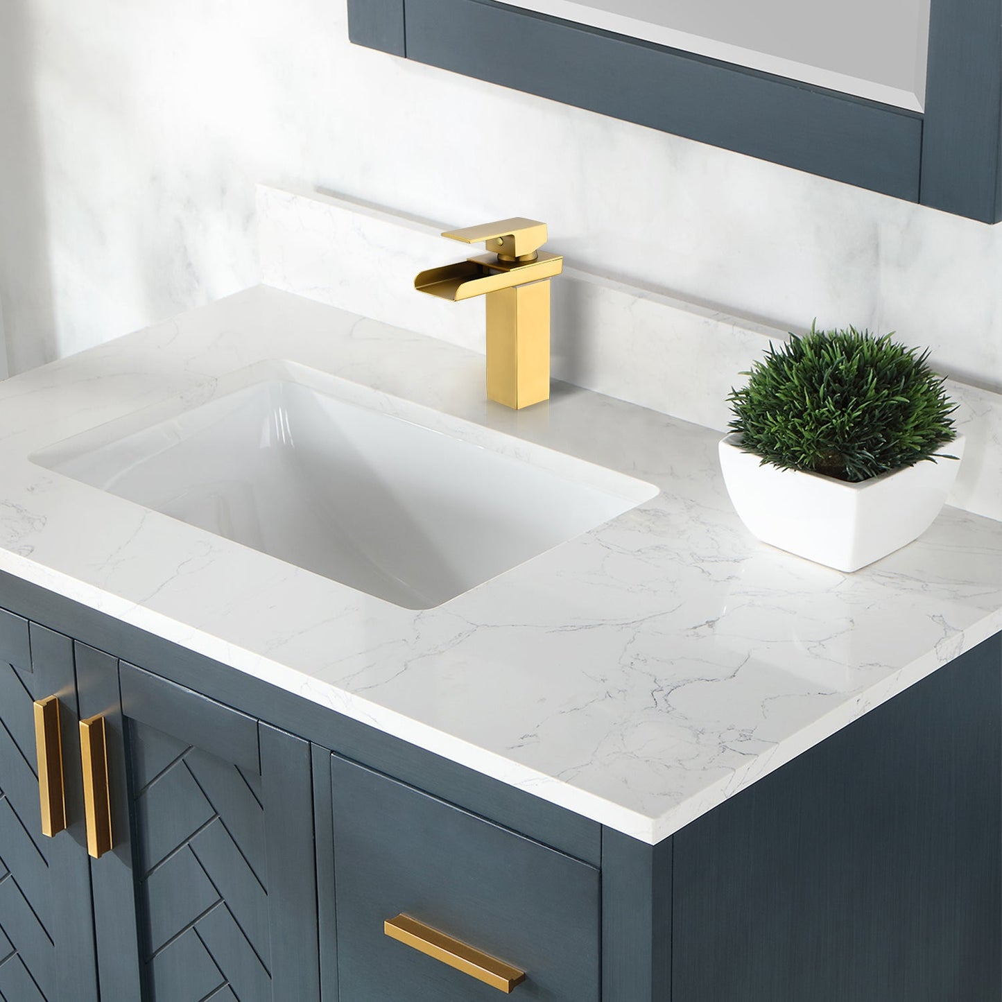 Sassor Single Hole Single-Handle Waterfall Bathroom Faucet