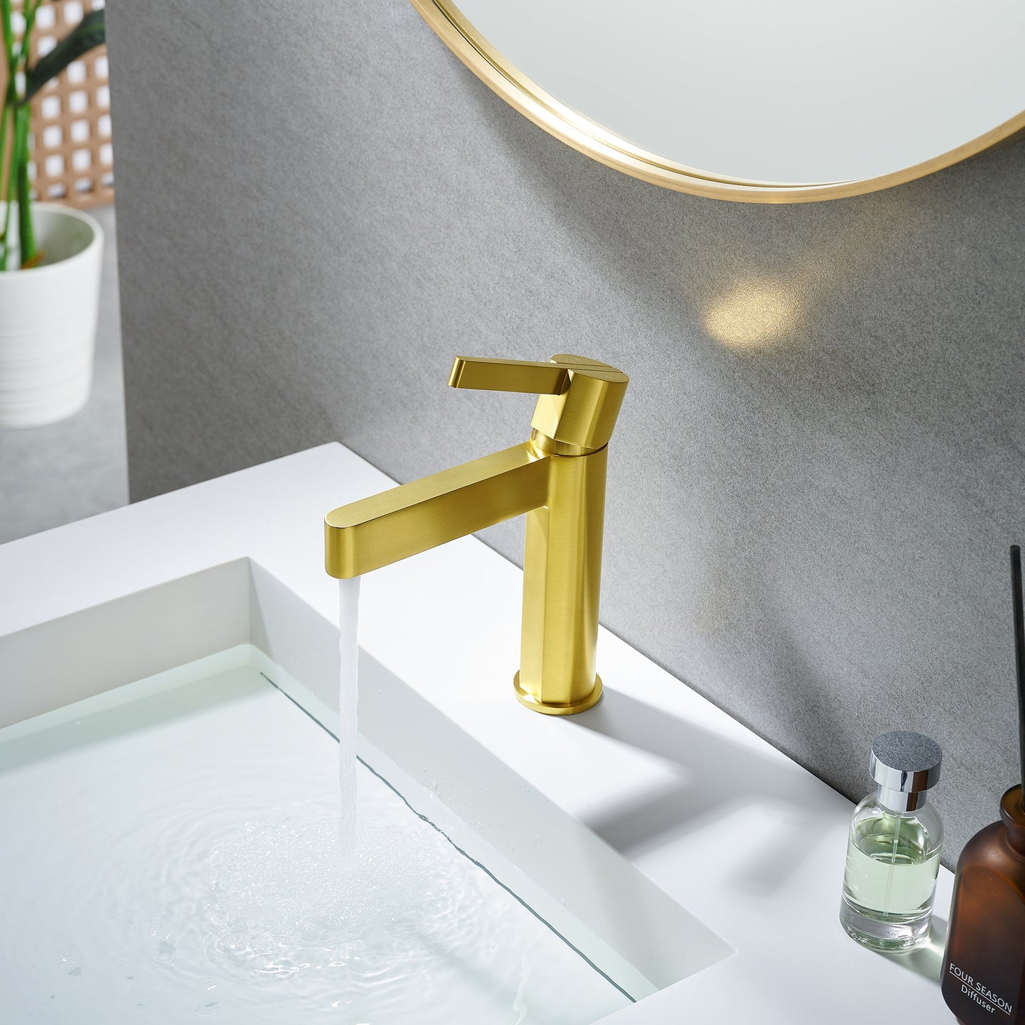 Stila Single Hole Single-Handle Bathroom Faucet