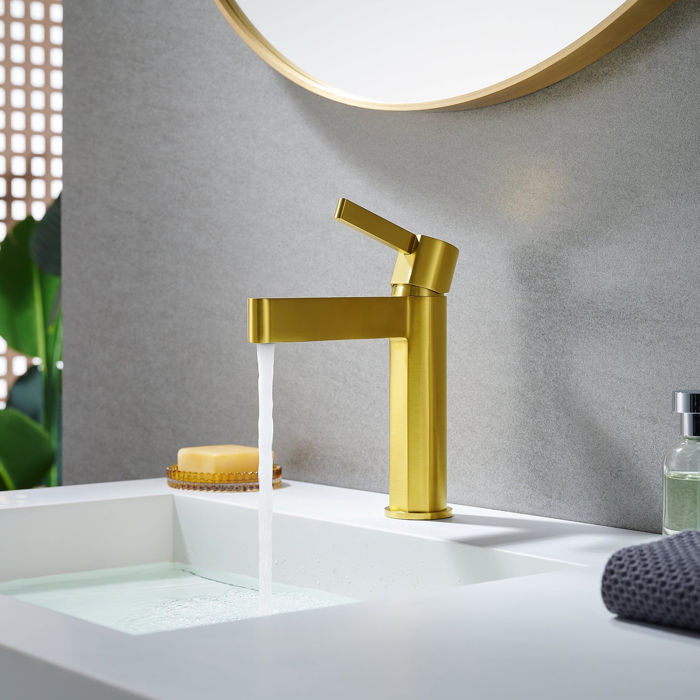 Stila Single Hole Single-Handle Bathroom Faucet