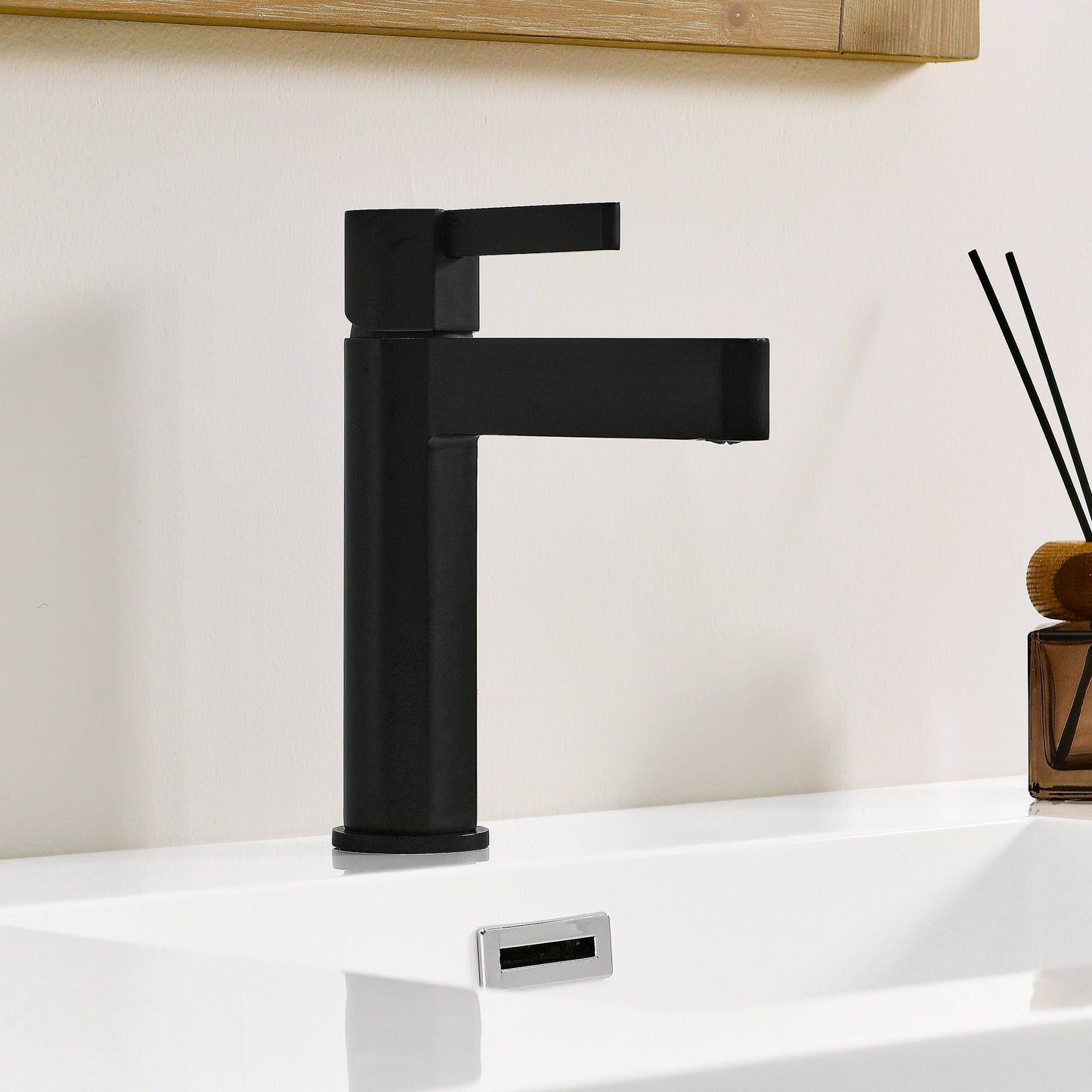 Stila Single Hole Single-Handle Bathroom Faucet